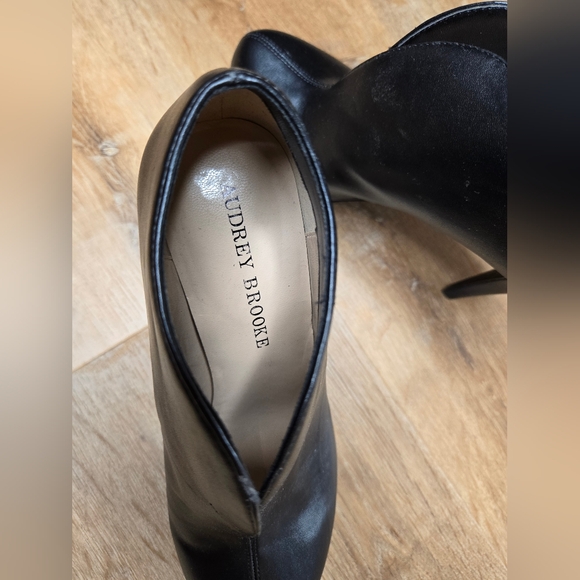 Audrey brooke booties - Picture 3 of 5